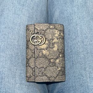 Gucci coated canvas Monogram 6 Key Holder purple leather interior